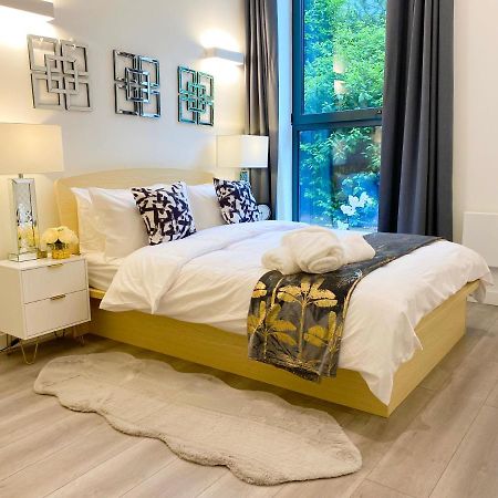 מילטון קינס Newpointe Stunning 1-Bedroom Serviced Apartment מראה חיצוני תמונה