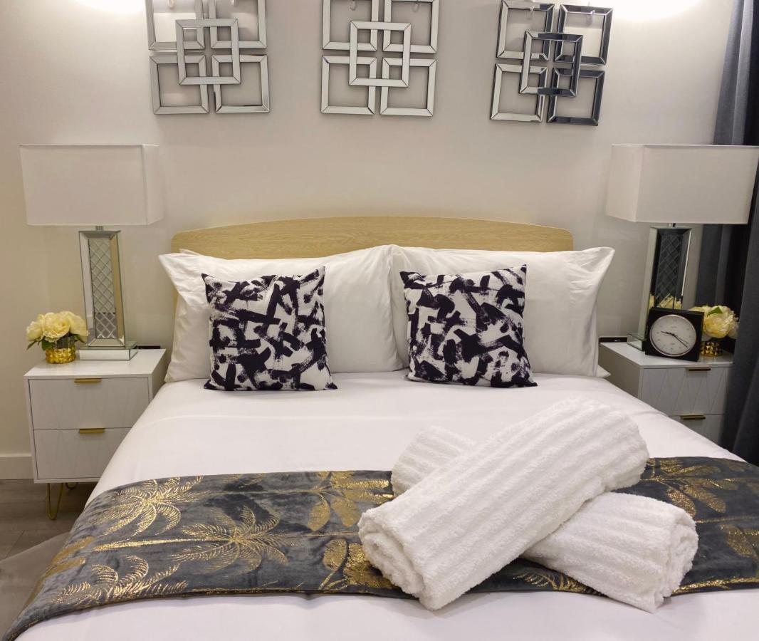 מילטון קינס Newpointe Stunning 1-Bedroom Serviced Apartment מראה חיצוני תמונה