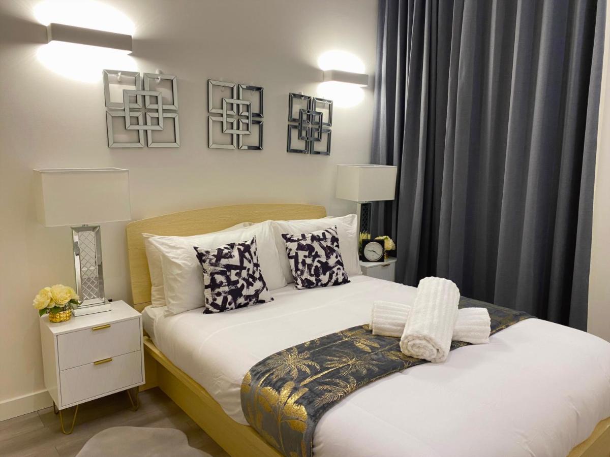 מילטון קינס Newpointe Stunning 1-Bedroom Serviced Apartment מראה חיצוני תמונה