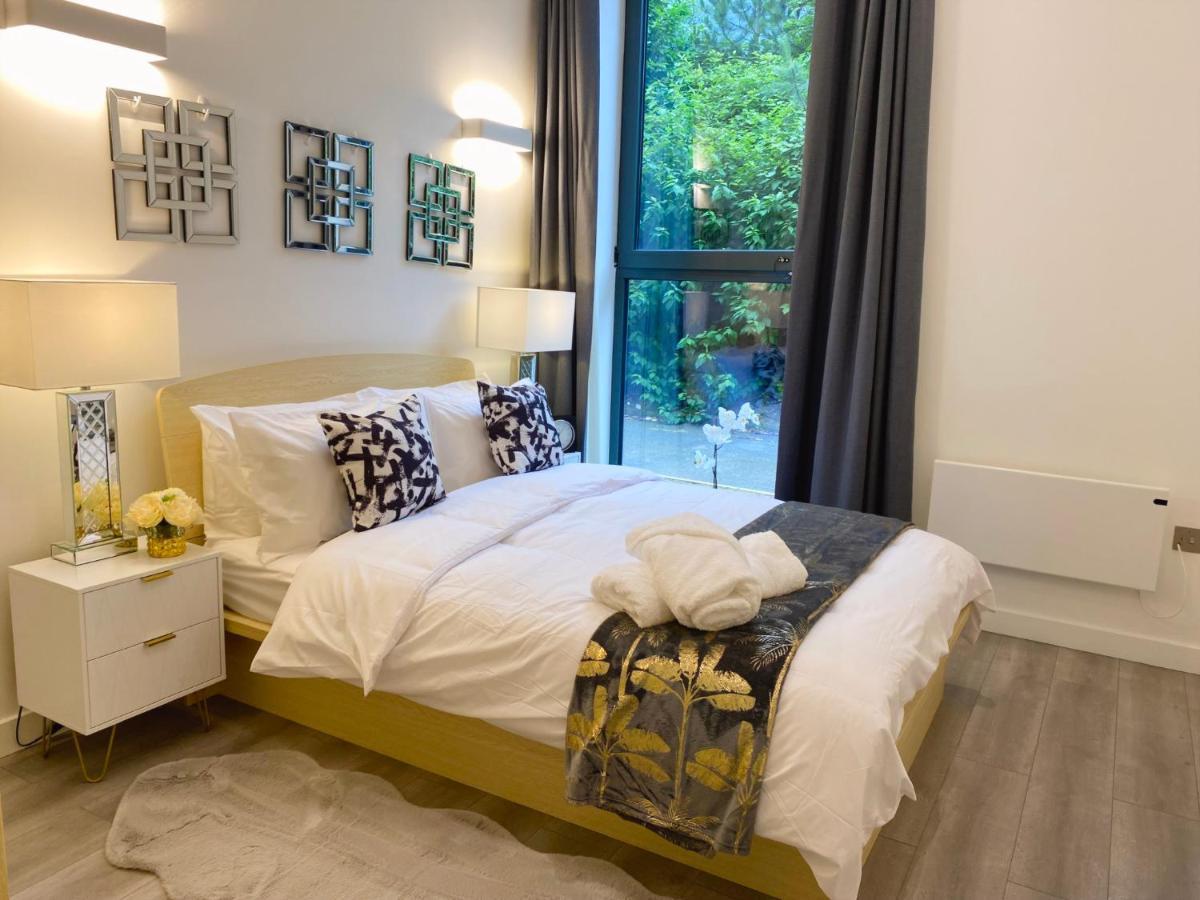 מילטון קינס Newpointe Stunning 1-Bedroom Serviced Apartment מראה חיצוני תמונה
