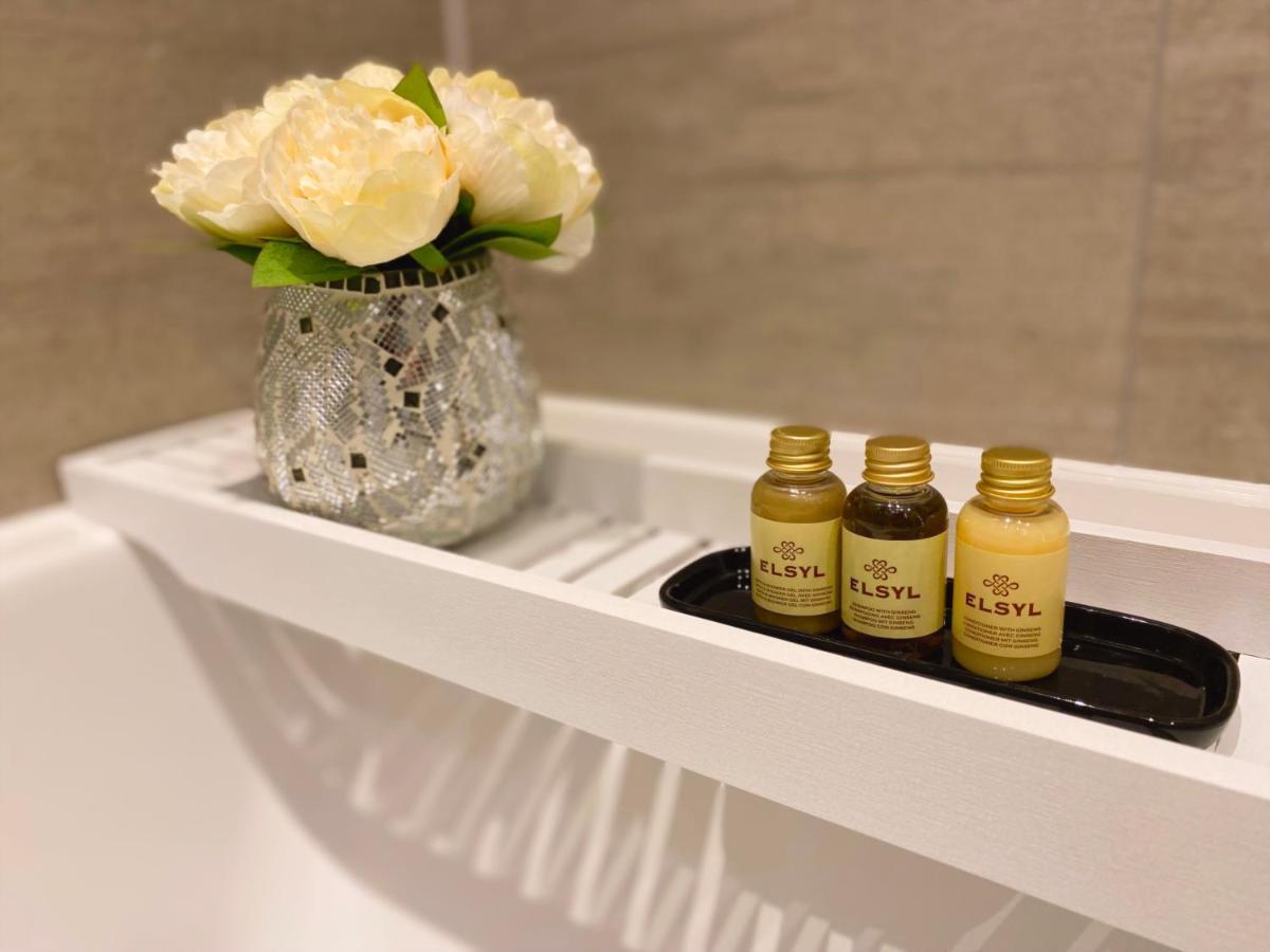 מילטון קינס Newpointe Stunning 1-Bedroom Serviced Apartment מראה חיצוני תמונה