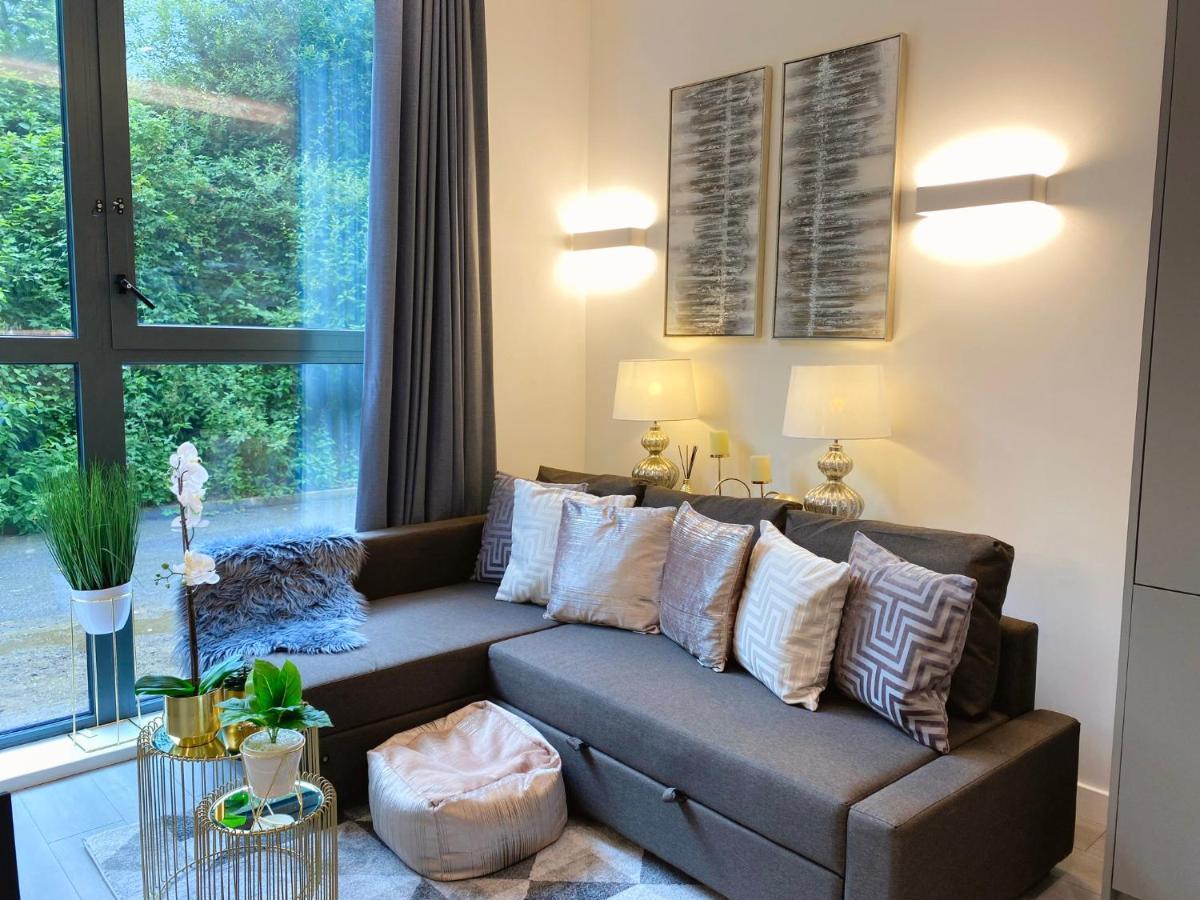 מילטון קינס Newpointe Stunning 1-Bedroom Serviced Apartment חדר תמונה