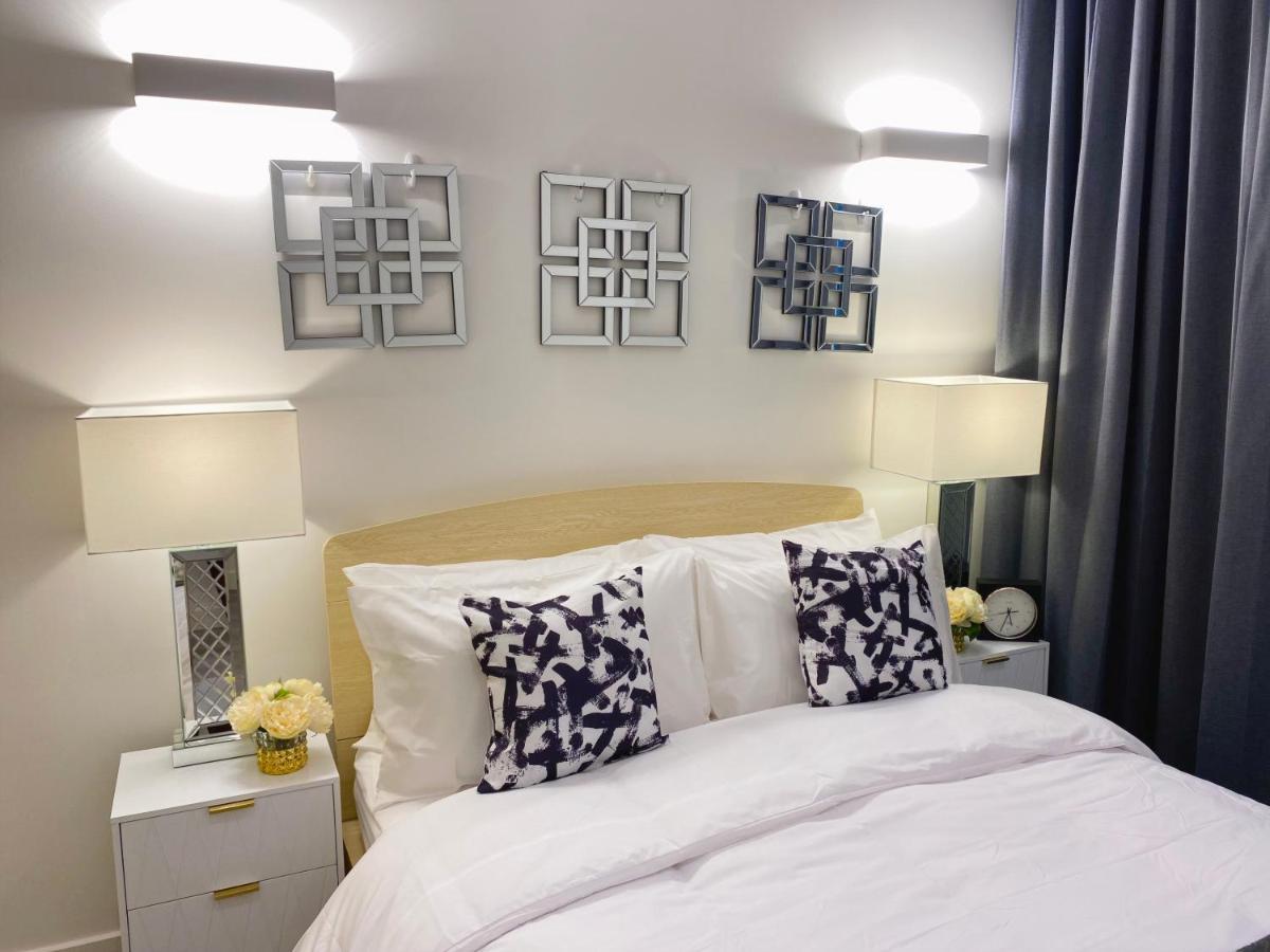 מילטון קינס Newpointe Stunning 1-Bedroom Serviced Apartment מראה חיצוני תמונה