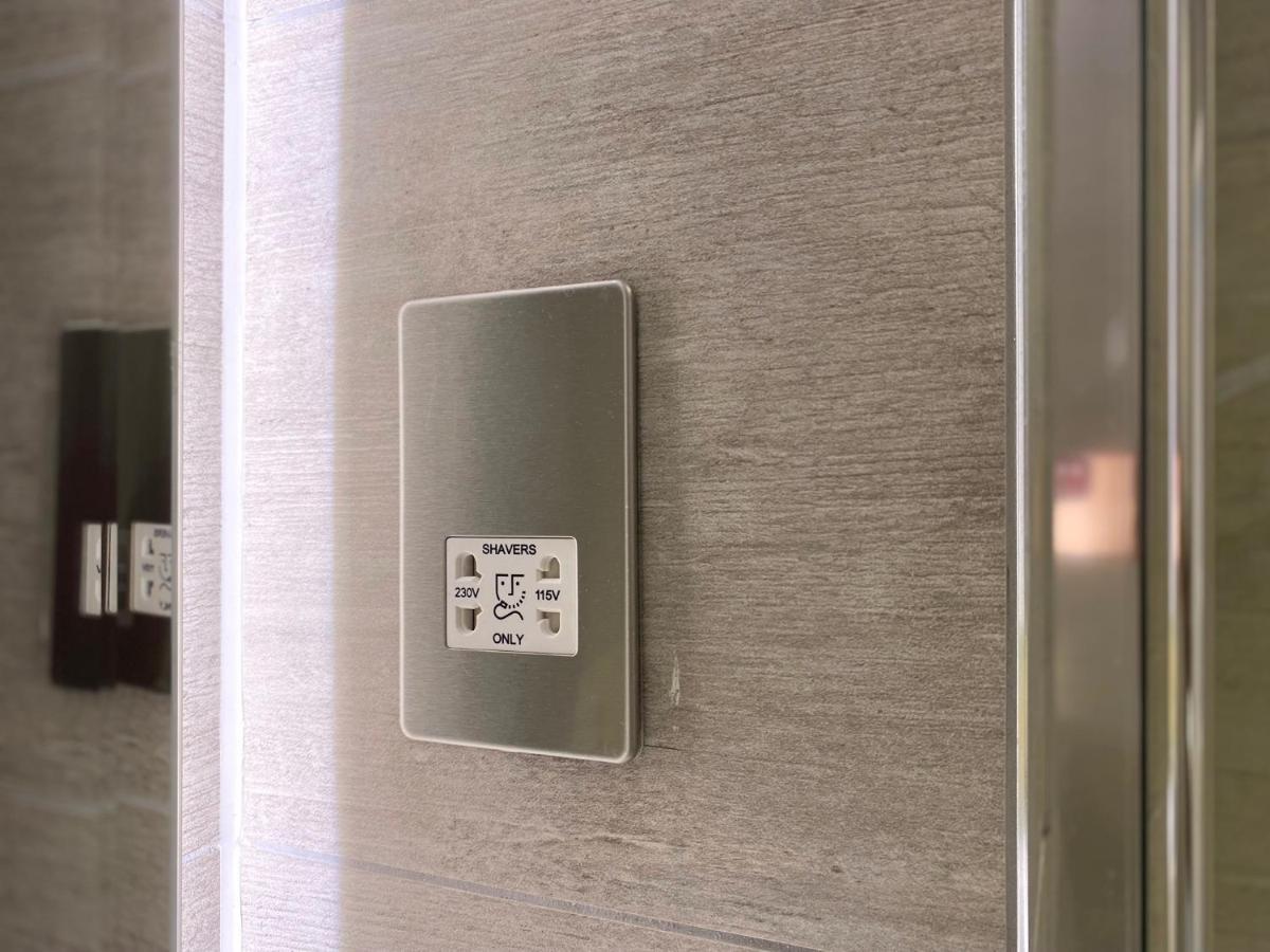 מילטון קינס Newpointe Stunning 1-Bedroom Serviced Apartment מראה חיצוני תמונה