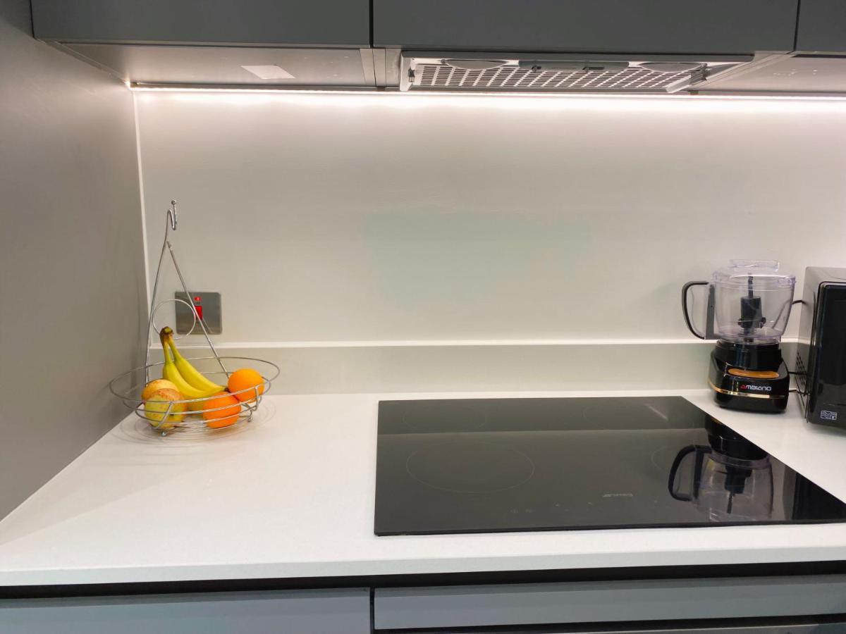 מילטון קינס Newpointe Stunning 1-Bedroom Serviced Apartment מראה חיצוני תמונה