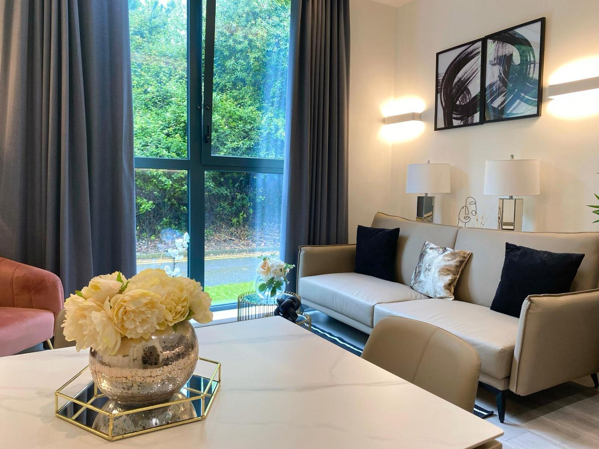 מילטון קינס Newpointe Stunning 1-Bedroom Serviced Apartment מראה חיצוני תמונה
